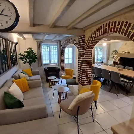 Au Coeur Du Village